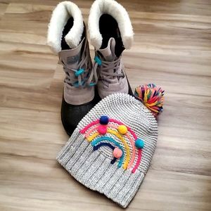 Girls boots and a free bennie